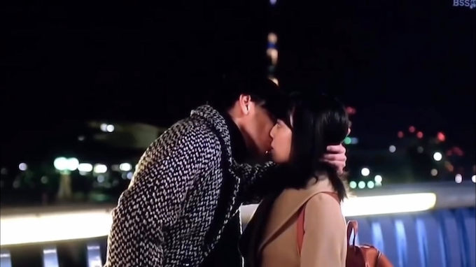 佐藤健上白石萌音キスシーン